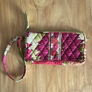 Vera Bradley Wristlet Hello Dahlia Print